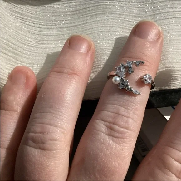-Luxurious Open design  celestial themed Cz Diamond & Pearl moon Ring - Picture 10 of 15